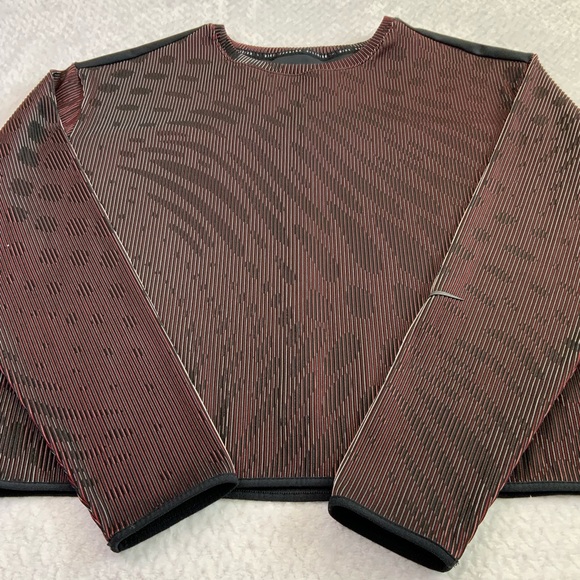 Nike Run Division Women Black Red Mid layer - Picture 4 of 14